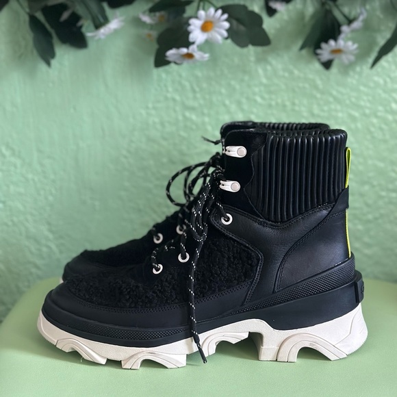 NWT SOREL Brex Cozy Lace Waterproof Boots sz 10.5 - Picture 4 of 9